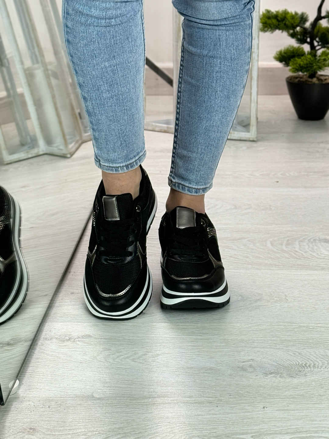 Rocìo_sneakers nera