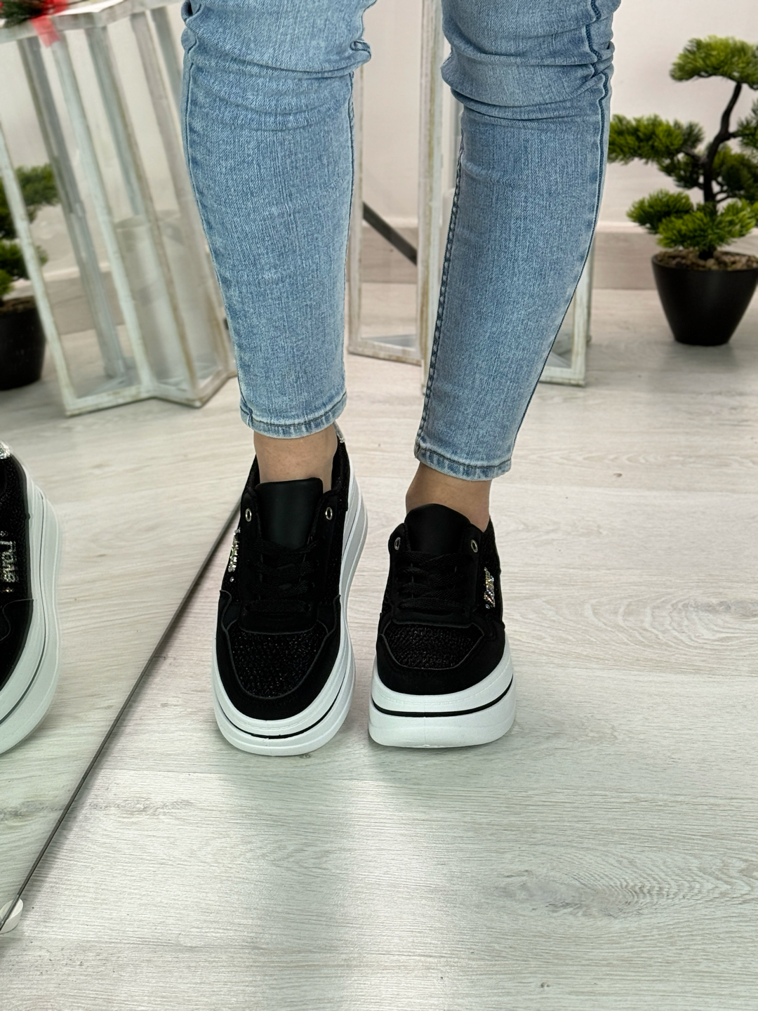 Lena_sneakers nera con plateau