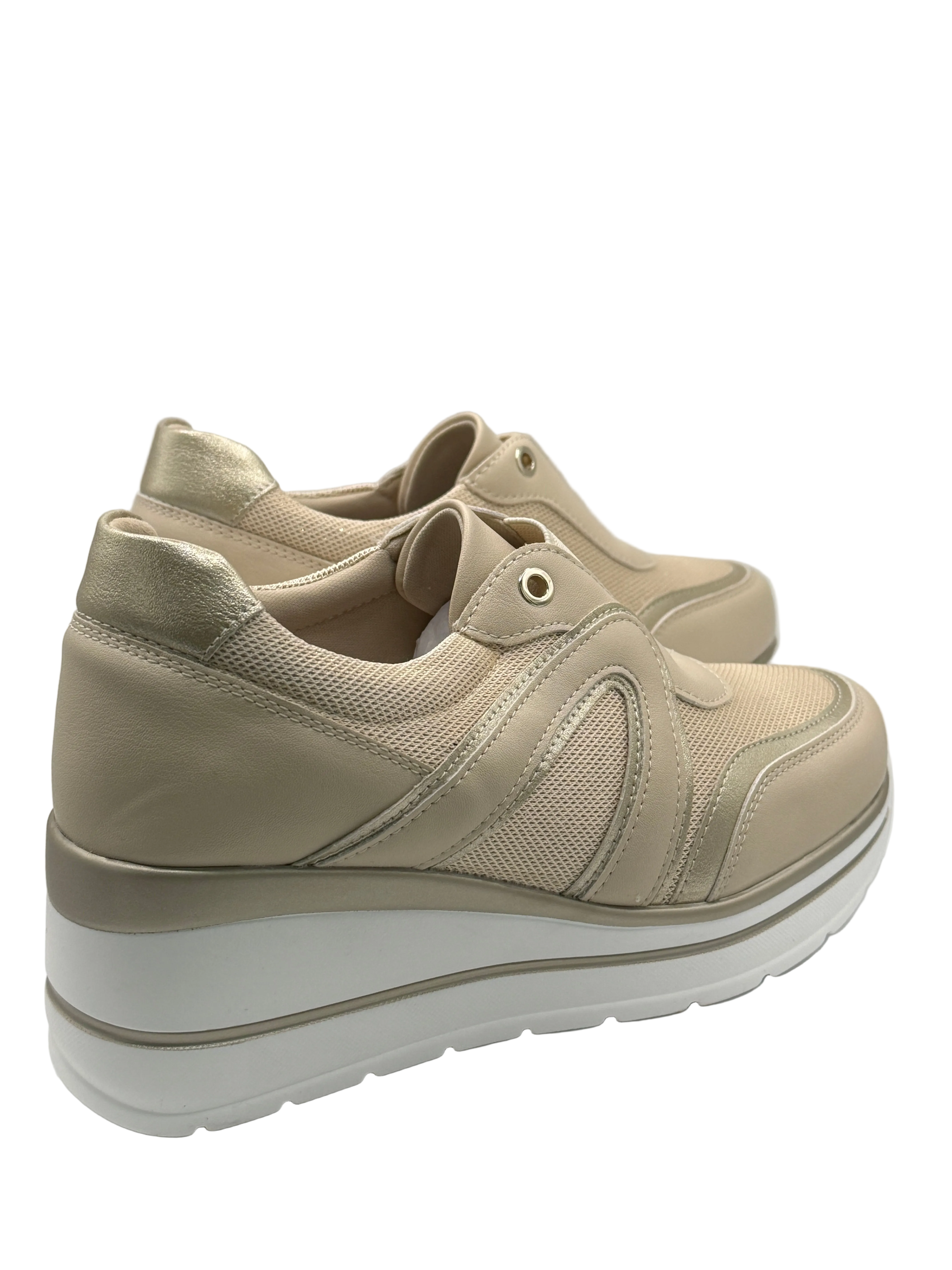 Jennifer_sneakers beige senza lacci con zeppa comfort