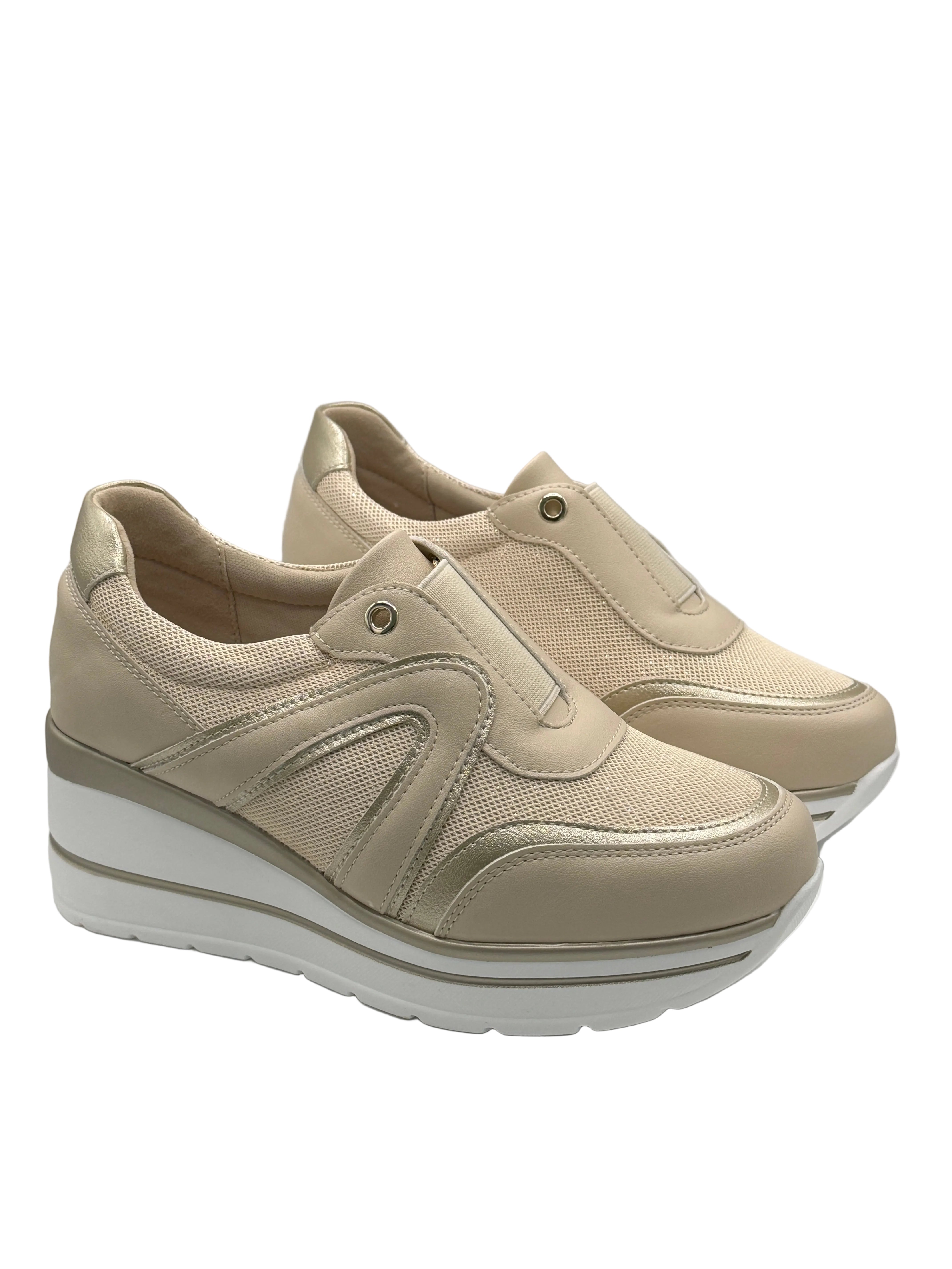 Jennifer_sneakers beige senza lacci con zeppa comfort