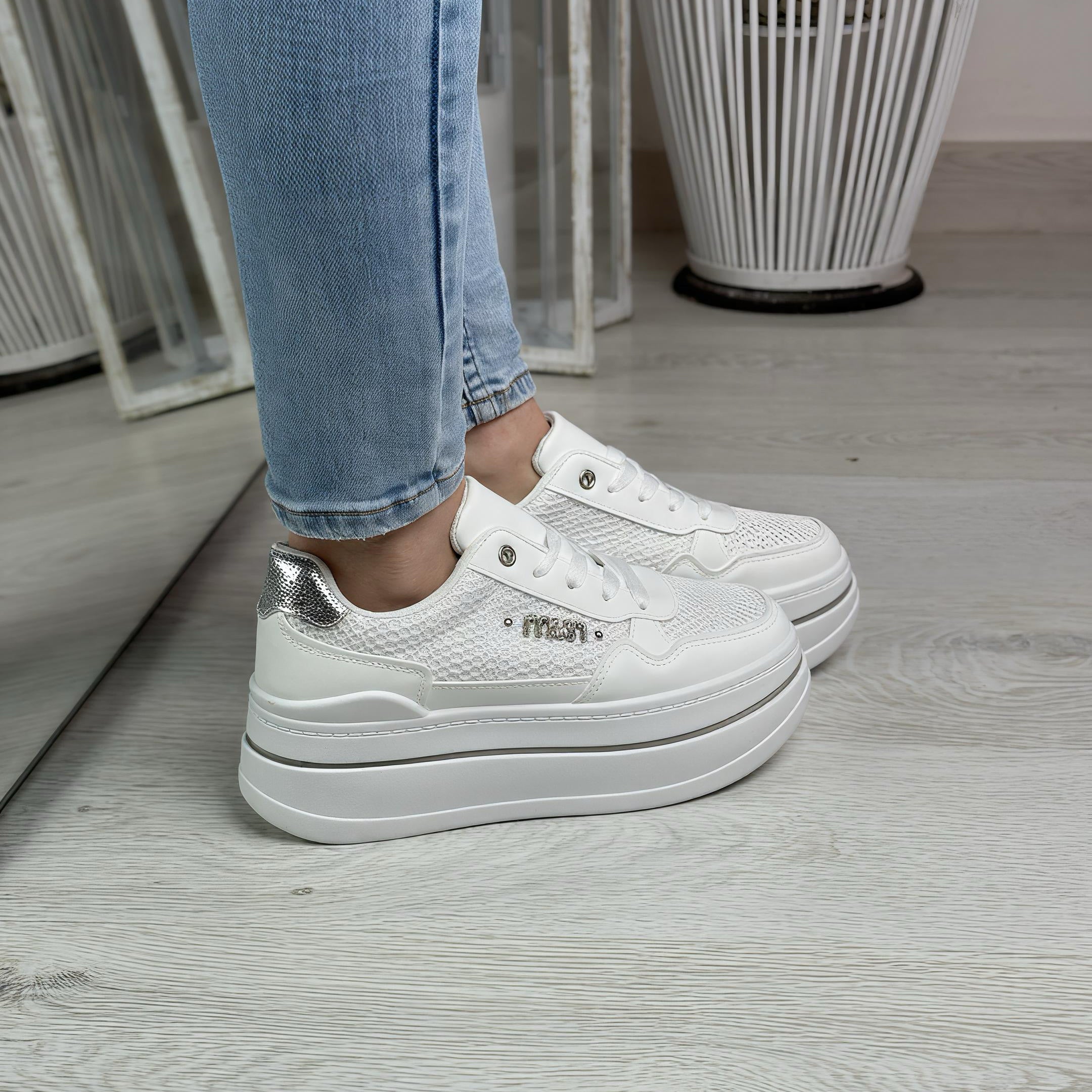 Mireya_sneakers bianca con plateau