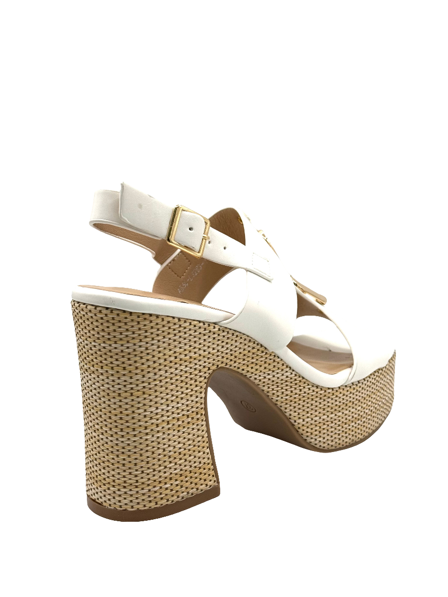 Chloe_sandalo alto