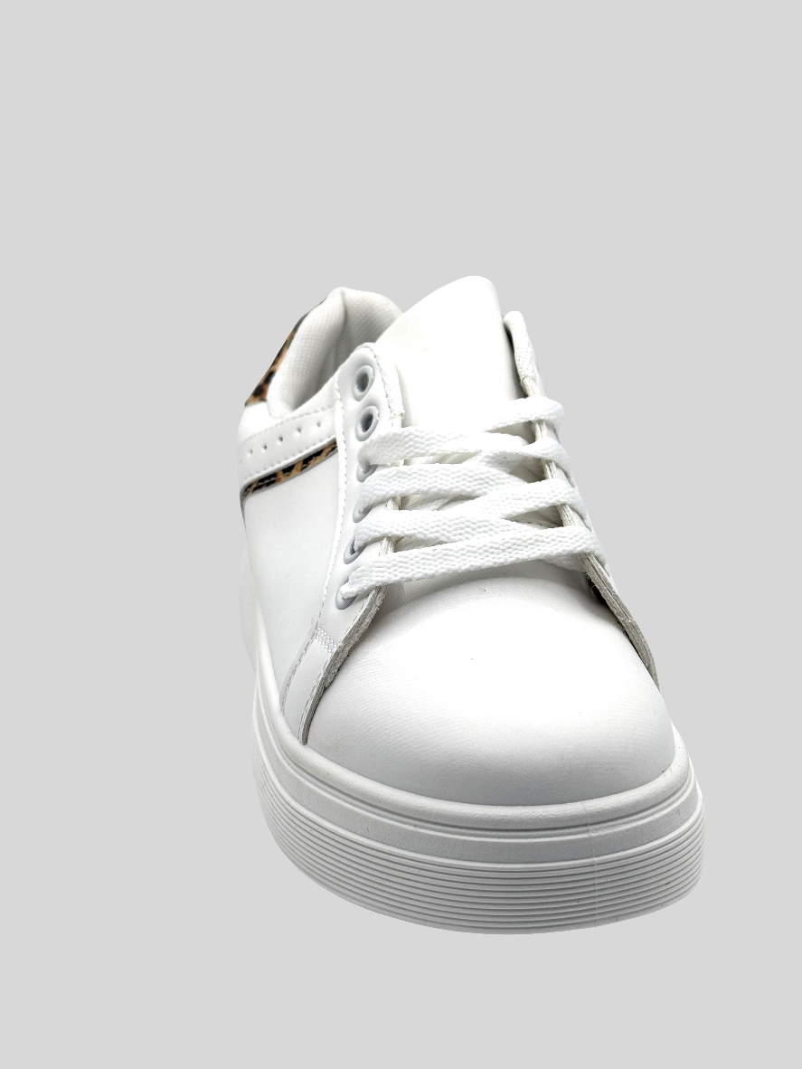 Emma_sneakers bianca e maculata