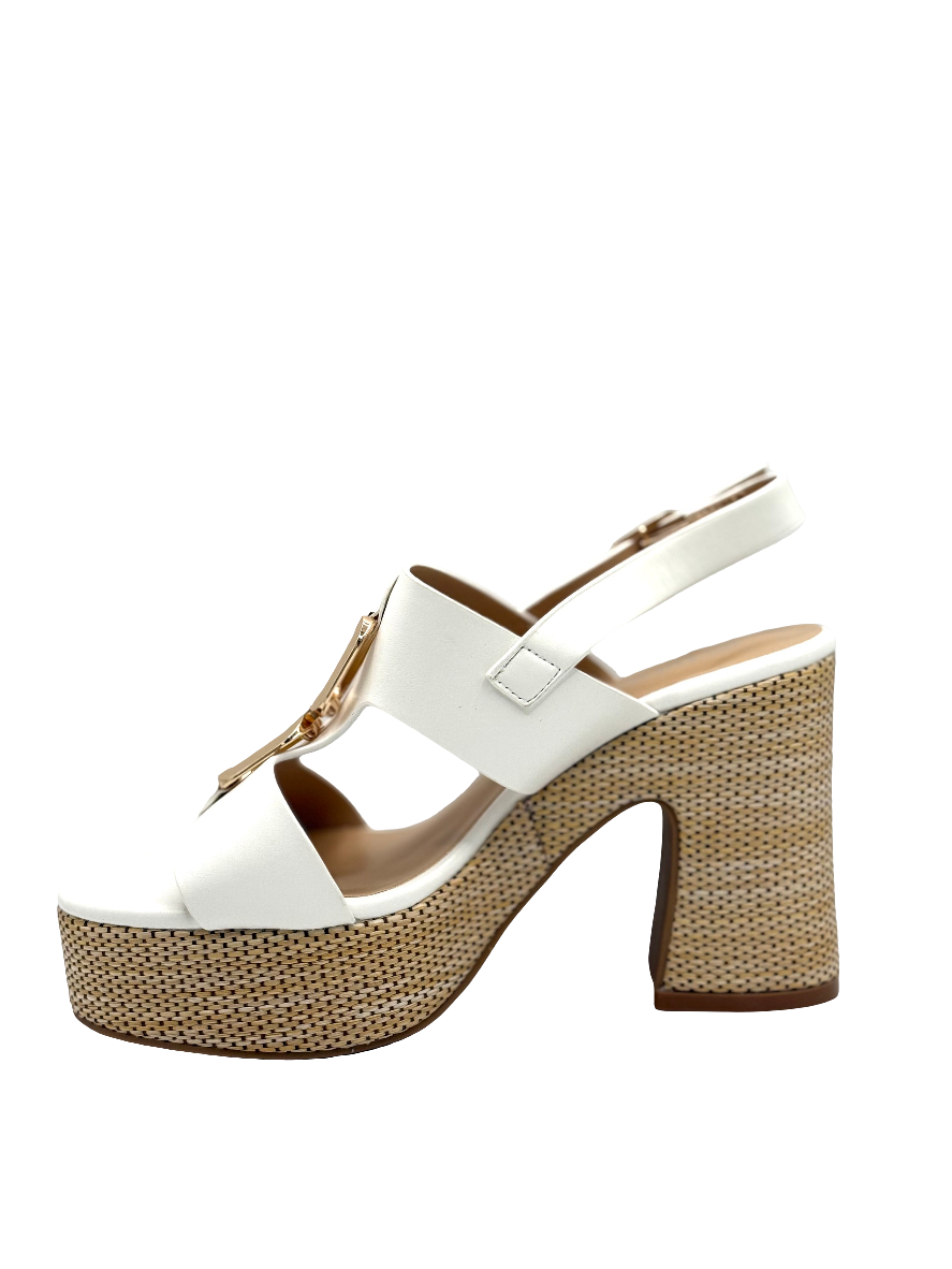 Chloe_sandalo alto