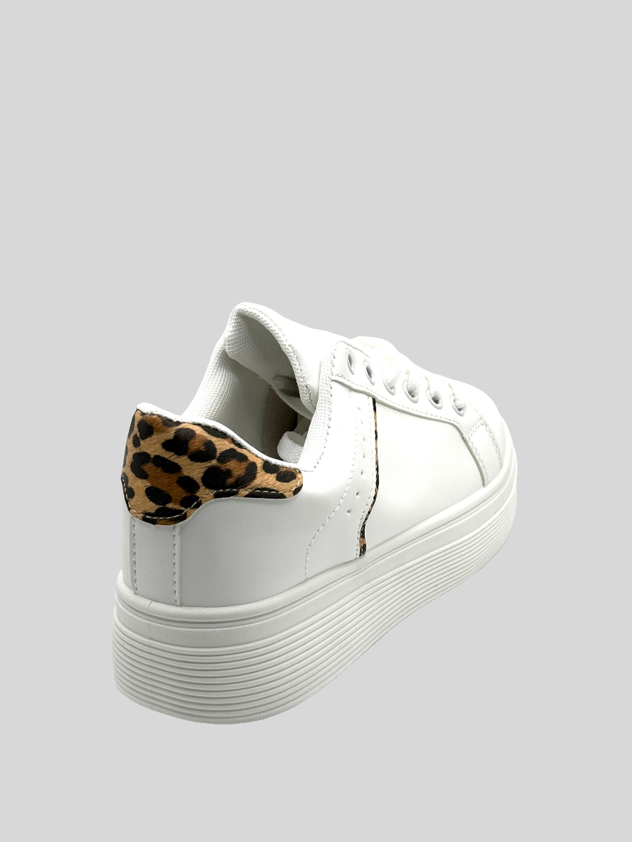 Emma_sneakers bianca e maculata